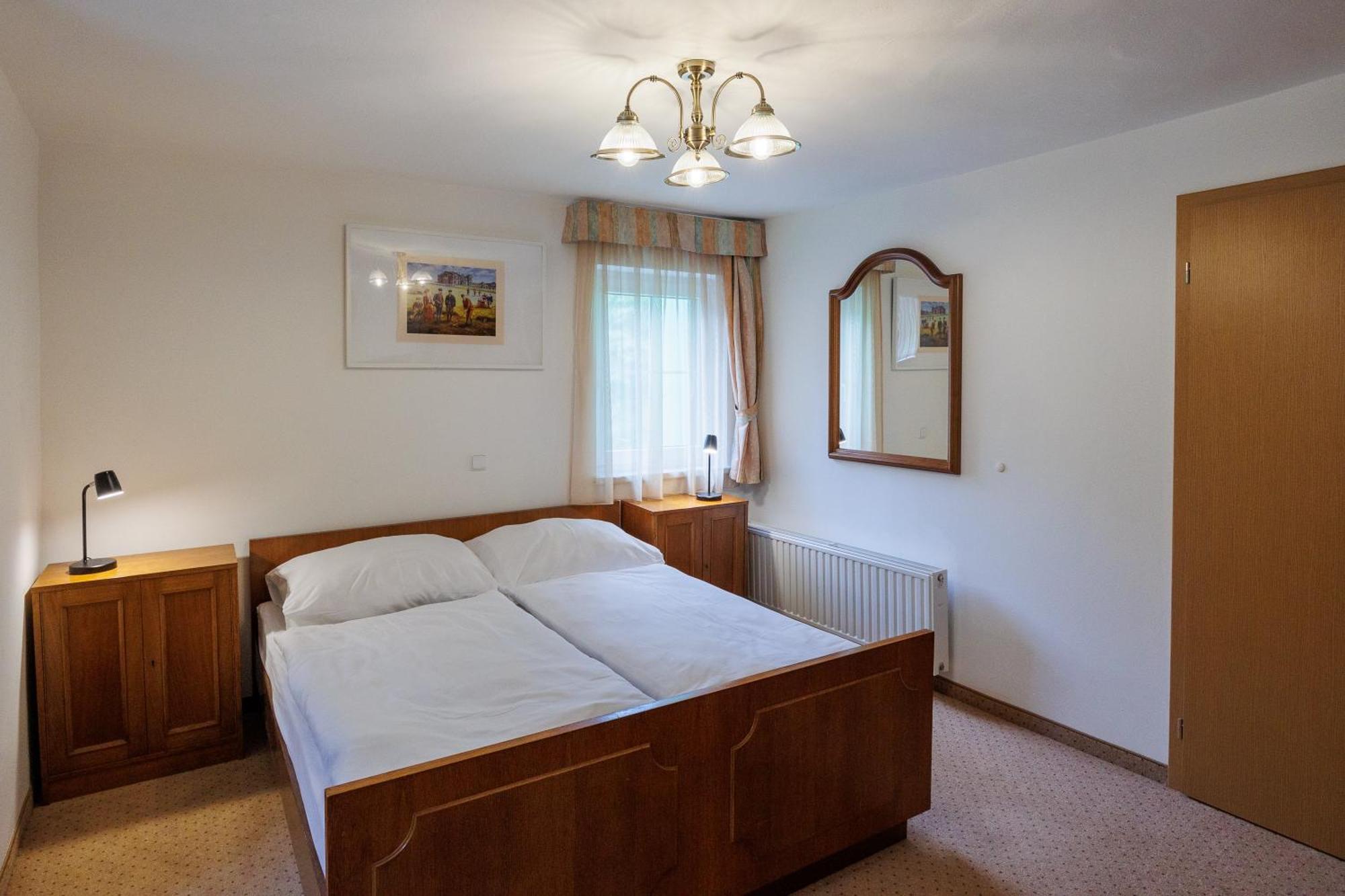 Pension U Golfu Cihelny Karlovy Vary Kültér fotó