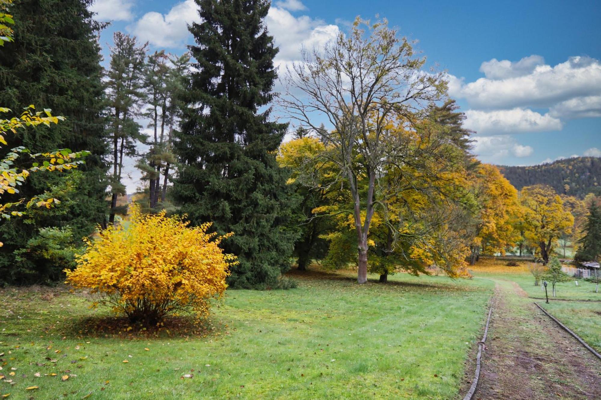Pension U Golfu Cihelny Karlovy Vary Kültér fotó
