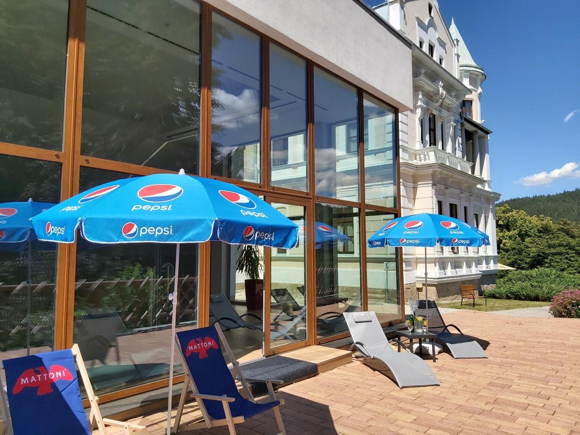 Pension U Golfu Cihelny Karlovy Vary Kültér fotó